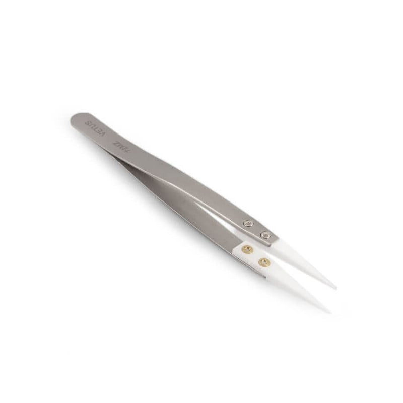 Pliers with ceramic heads for fitting and honing coils